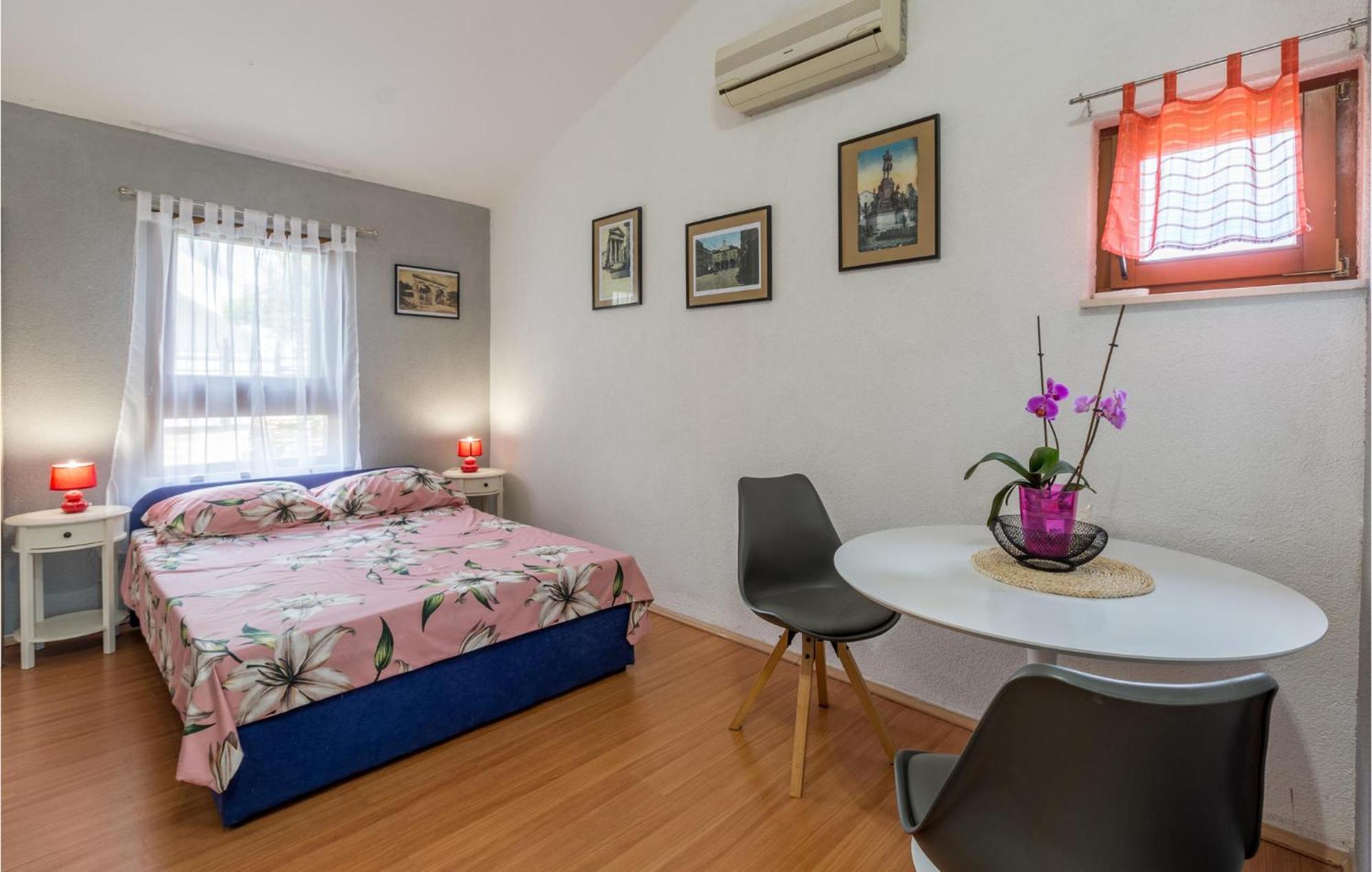 Beautiful Apartment In Jadreski With Wifi Esterno foto