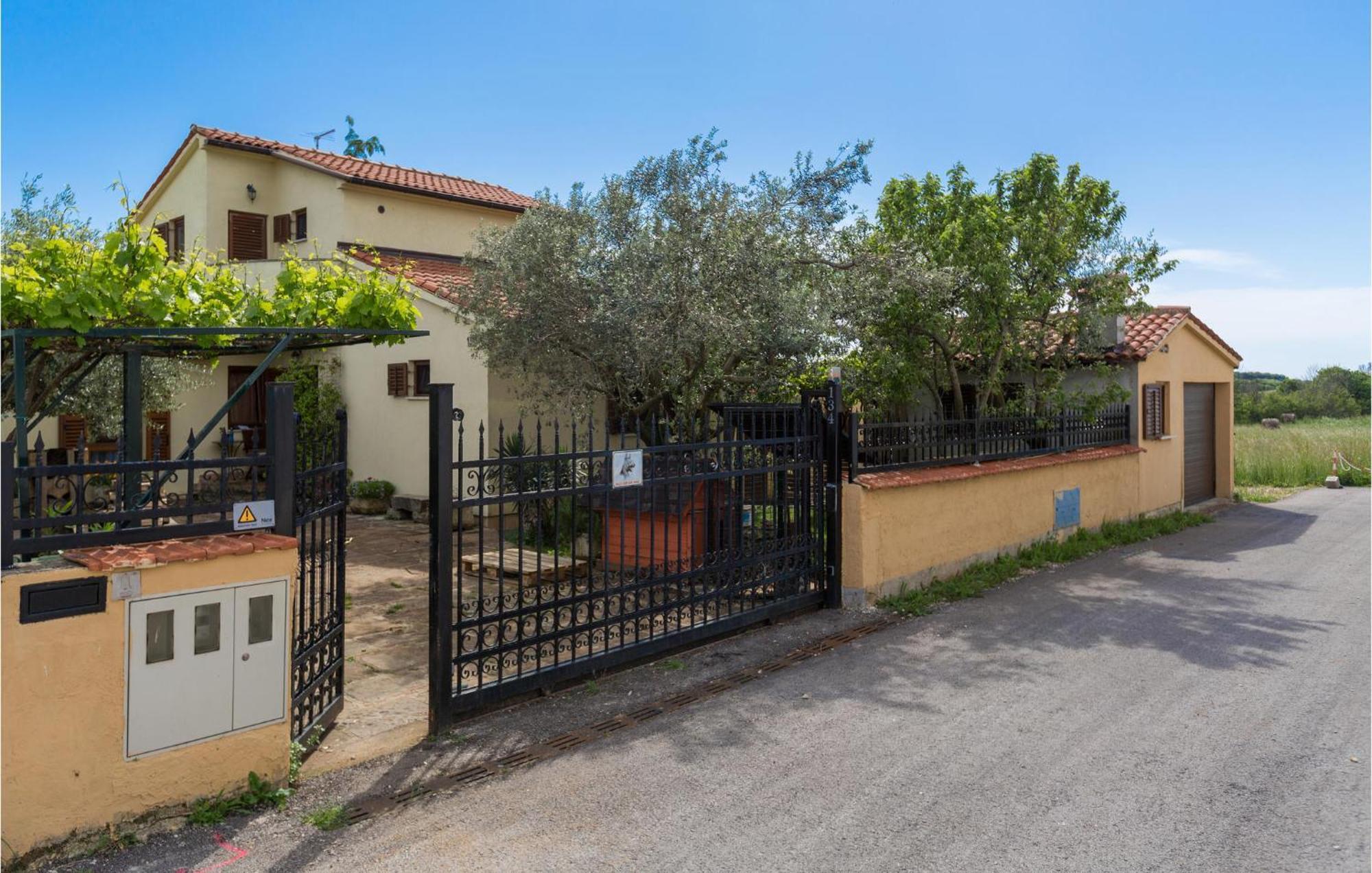 Beautiful Apartment In Jadreski With Wifi Esterno foto